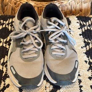 Nike Men's Gray and Black Athletic Shoes